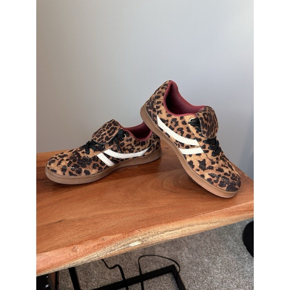 Steve Madden Madrid Leopard Animal Print Low Top Sneakers Gum Sole Size 6.5 EUC